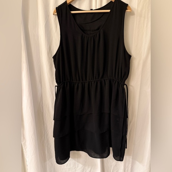 GAP Dresses & Skirts - Gap black lined dress size XL